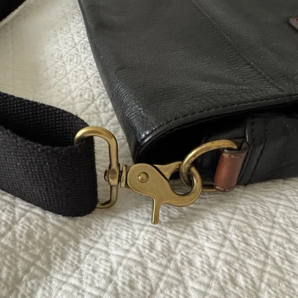 Fossil leather messenger bag laptop bag Soft black leather brown leather trim - Picture 7 of 10
